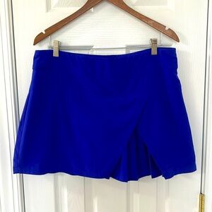 Athleta pleated skort. Size Large Tall. Great condition. No rips or stains